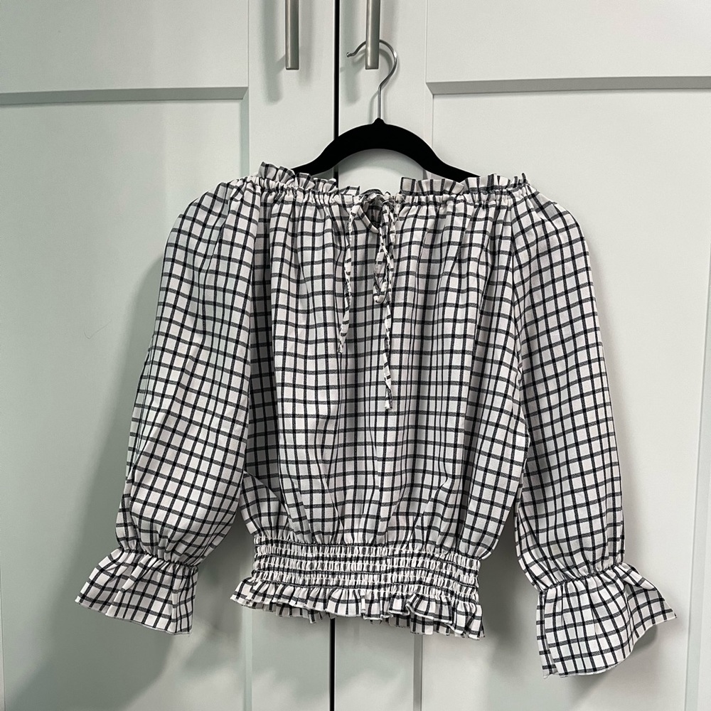 Checker patterned smocked waistband crop top